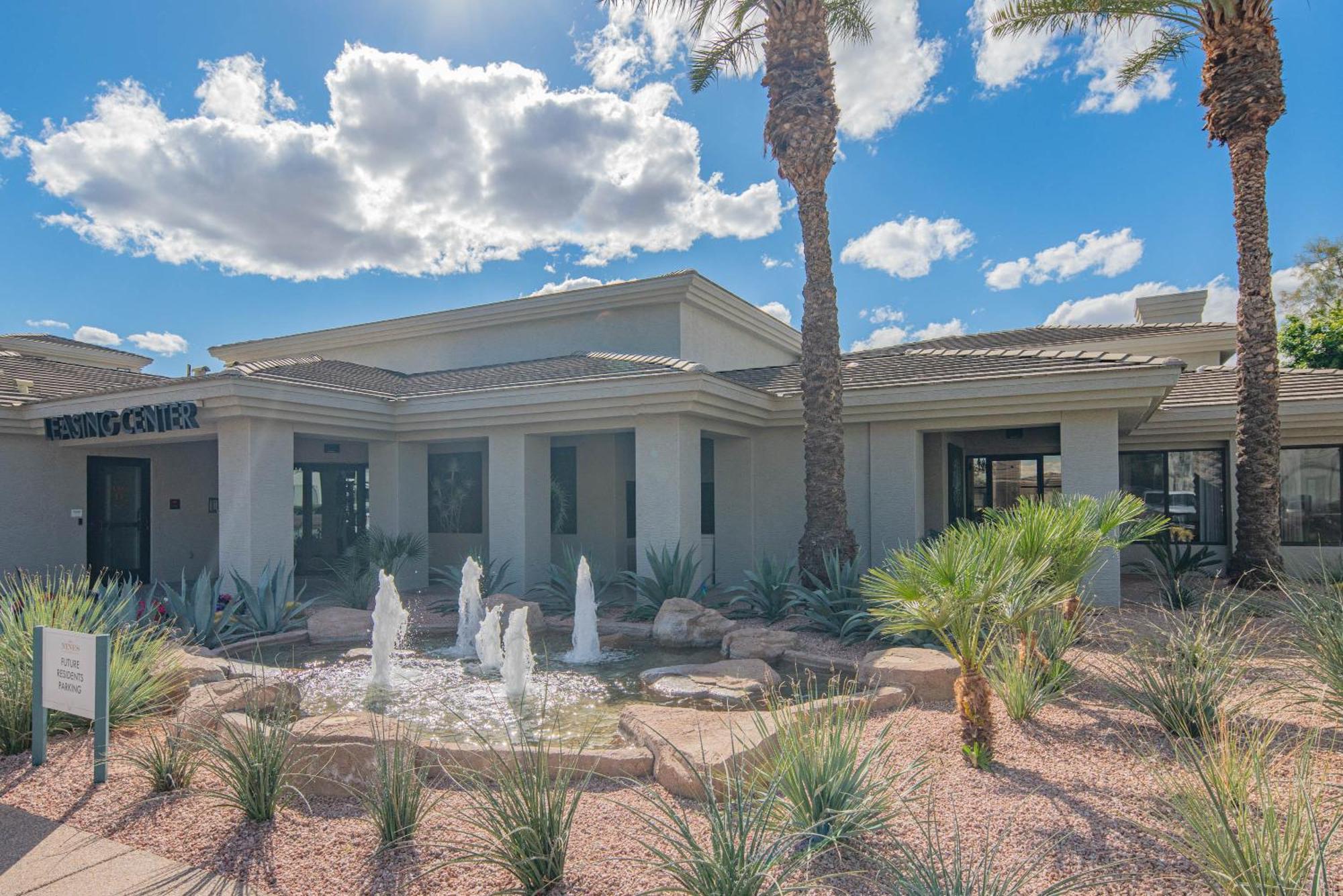 Apartment Stones Away To Tpc - Huge Patio - N171 *