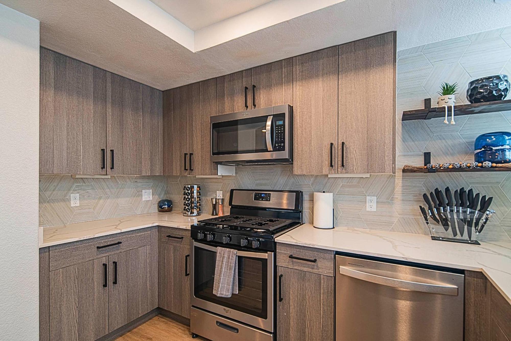 Apartment Stones Away To Tpc - Huge Patio - N171 Scottsdale